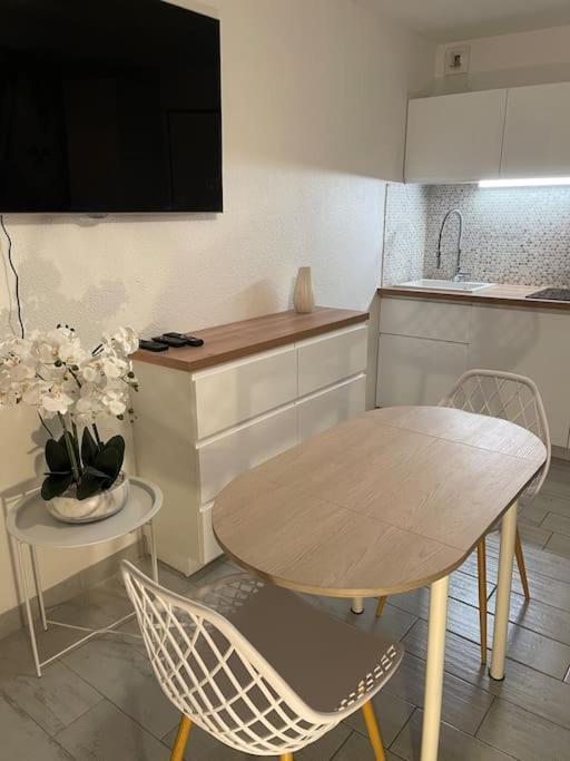 Appart Frontignan Sur La Plage, Piscine, Wifi, Tv, Netflix Exterior photo